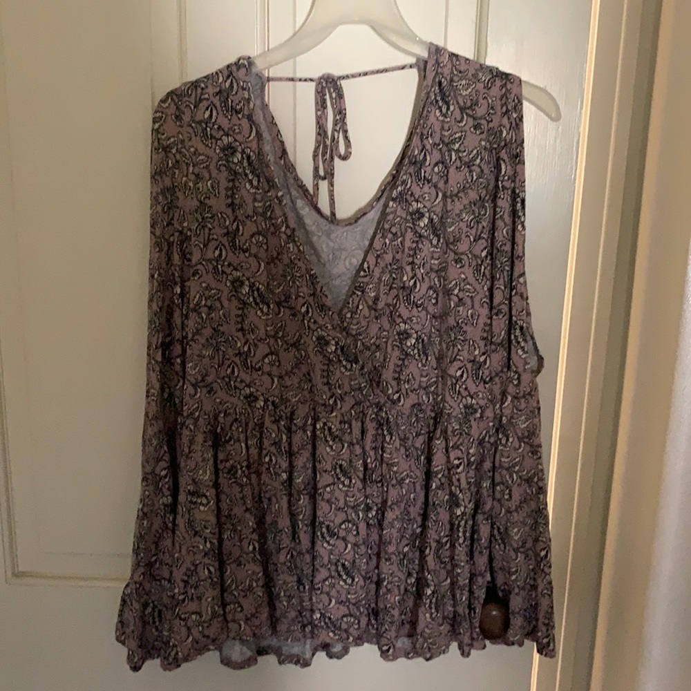 Soft & Sexy cold shoulder light flower 🌸 print